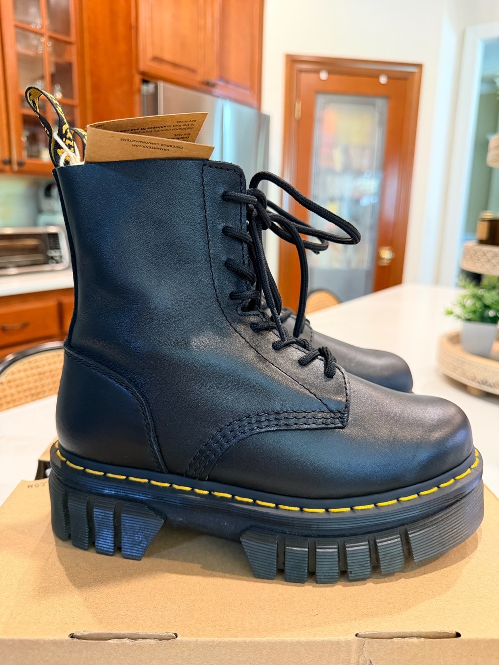New with box Dr. Martens Black Leather Lace-Up Platform Boots Size 7, EU 38